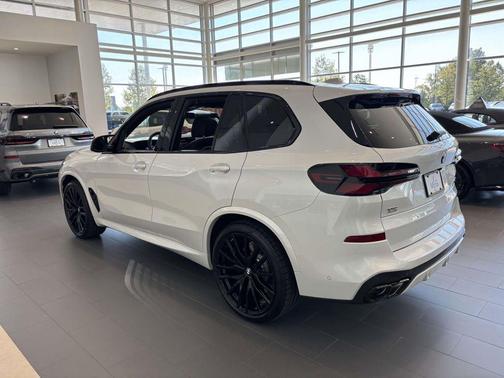 2026 BMW X5 M60i