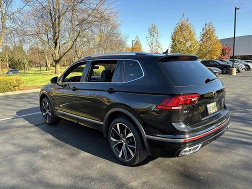 2023 Volkswagen Tiguan 2.0T SEL R-Line 4MOTION