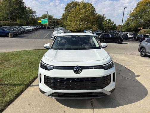 2025 Volkswagen Tiguan 2.0T SE 4MOTION