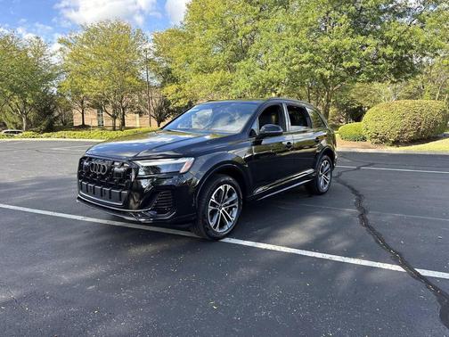 2025 Audi Q7 45 Premium Plus