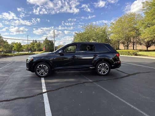 2025 Audi Q7 45 Premium Plus