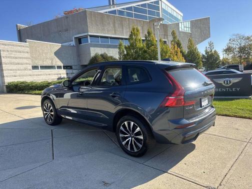 2025 Volvo XC60 B5 Core