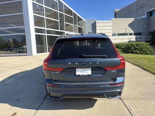 2025 Volvo XC60 B5 Core