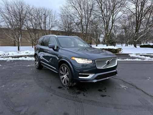 2025 Volvo XC90 Plug-In Hybrid T8 Ultra 7-Seater