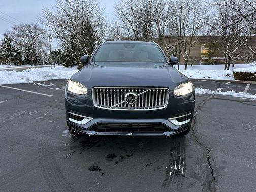 2025 Volvo XC90 Plug-In Hybrid T8 Ultra 7-Seater