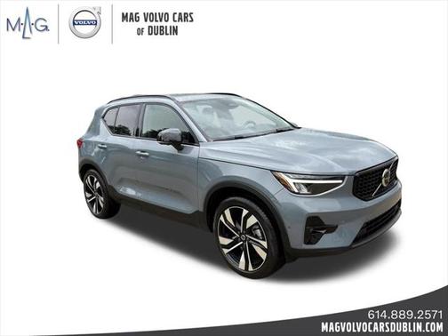 2023 Volvo XC40 B5 Plus Dark Theme