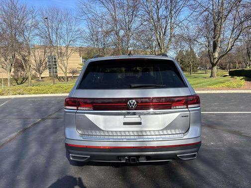 2026 Volkswagen Atlas 2.0T SE w/Technology 4MOTION