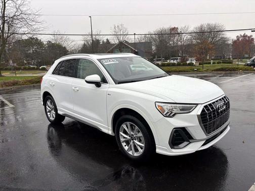 2025 Audi Q3 Premium 45 TFSI S line quattro Tiptronic