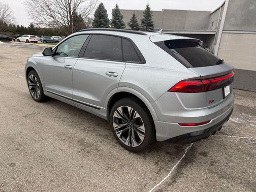 2025 Audi Q8 55 Premium Plus