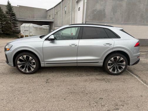 2025 Audi Q8 55 Premium Plus