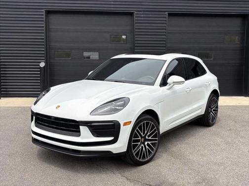 2022 Porsche Macan Base