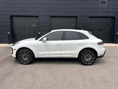 2022 Porsche Macan Base