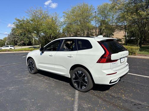 2026 Volvo XC60 Plug-In Hybrid T8 Plus