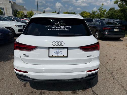 2025 Audi Q3 Premium 45 TFSI S line quattro Tiptronic