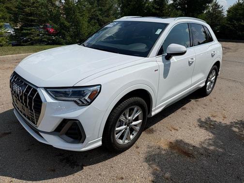 2025 Audi Q3 Premium 45 TFSI S line quattro Tiptronic