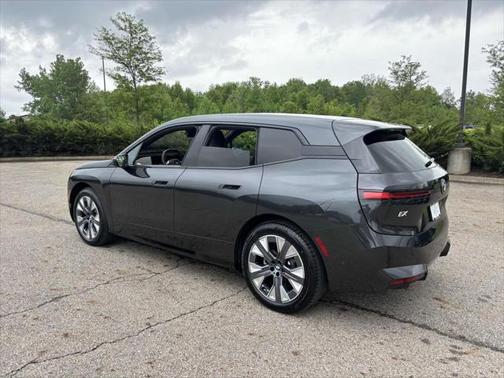 2026 BMW iX xDrive45