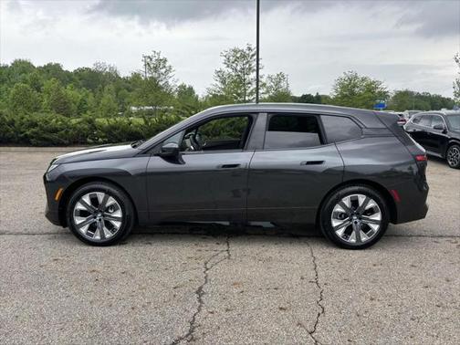 2026 BMW iX xDrive45