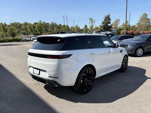 2025 Land Rover Range Rover Sport SE