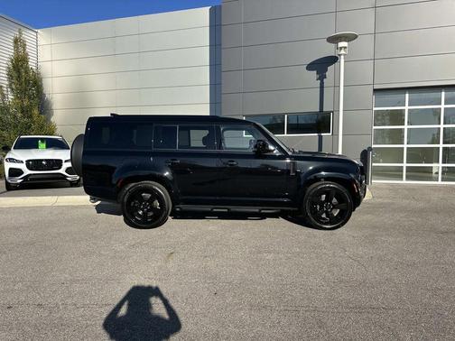 2026 Land Rover Defender V8