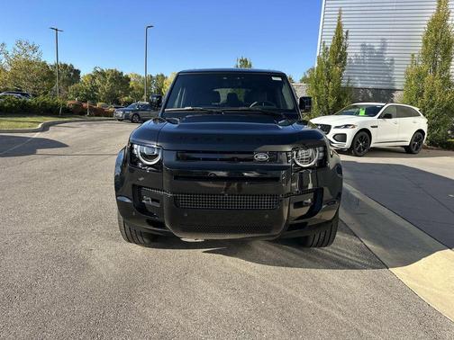 2026 Land Rover Defender V8