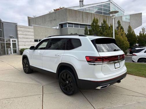 2026 Volkswagen Atlas 2.0T SE w/Technology 4MOTION