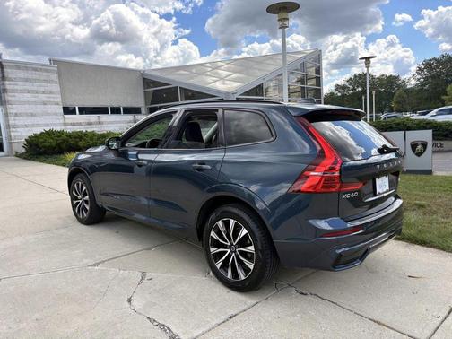 2025 Volvo XC60 B5 Core