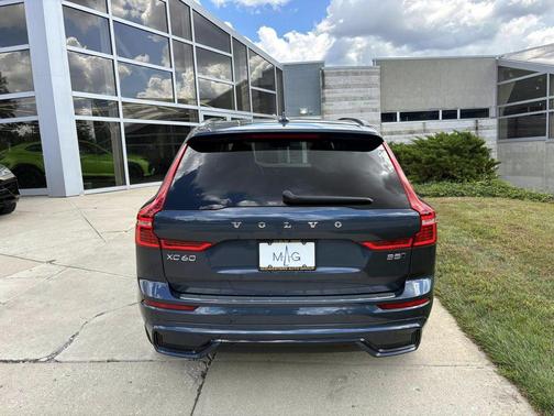 2025 Volvo XC60 B5 Core