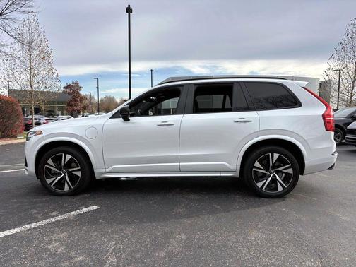 2021 Volvo XC90 Recharge Plug-In Hybrid T8 R-Design 7 Passenger