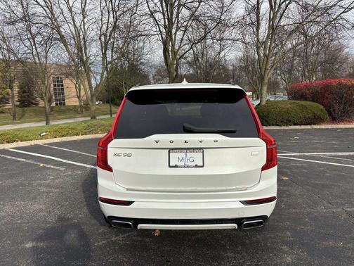 2021 Volvo XC90 Recharge Plug-In Hybrid T8 R-Design 7 Passenger