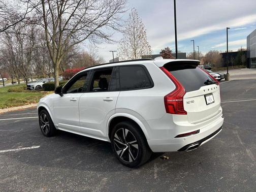 2021 Volvo XC90 Recharge Plug-In Hybrid T8 R-Design 7 Passenger