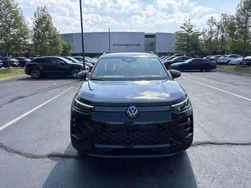 2025 Volkswagen Tiguan 2.0T SE R-Line Black 4MOTION