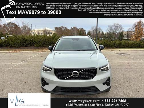 2025 Volvo XC40 B5 Ultra Dark Theme