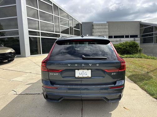 2026 Volvo XC60 B5 Ultra
