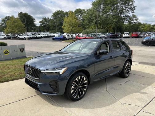 2026 Volvo XC60 B5 Ultra