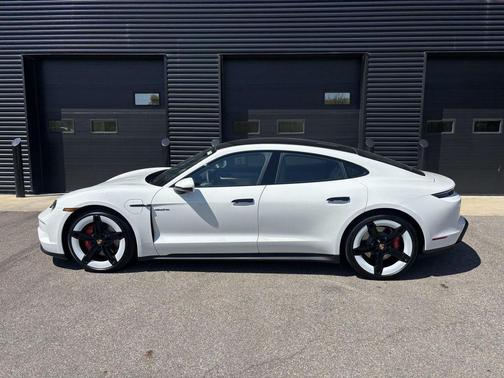 2026 Porsche Taycan 4S