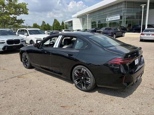 2025 BMW i5 M60