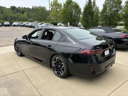 2025 BMW i5 M60