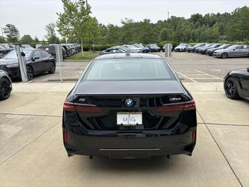 2025 BMW i5 M60