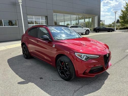 2022 Alfa Romeo Stelvio Quadrifoglio