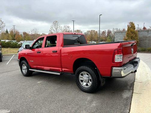 2019 RAM 2500 Tradesman Crew Cab 4x4 6'4' Box