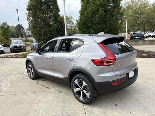2026 Volvo XC40 B5 Plus