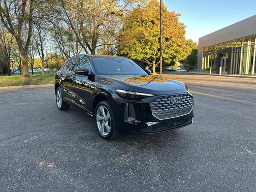 2025 Audi Q5 Premium Plus TFSI quattro S tronic