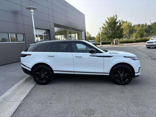 2026 Land Rover Range Rover Velar P250 SE R-Dynamic