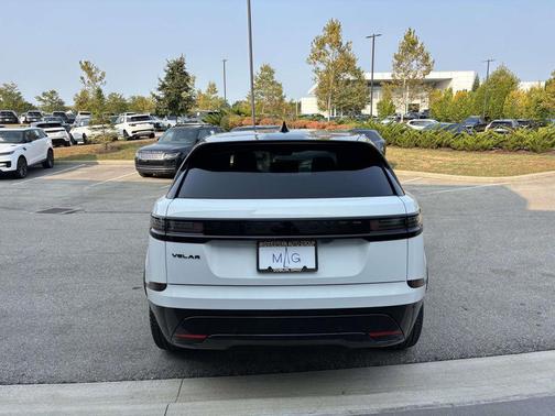 2026 Land Rover Range Rover Velar P250 SE R-Dynamic
