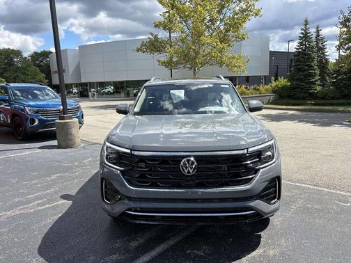 2026 Volkswagen Atlas 2.0T SEL Premium R-Line 4MOTION