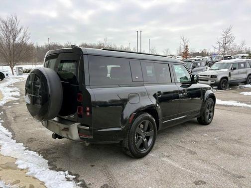 2023 Land Rover Defender 130 X-Dynamic SE