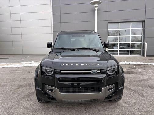 2023 Land Rover Defender 130 X-Dynamic SE