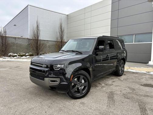 2023 Land Rover Defender 130 X-Dynamic SE