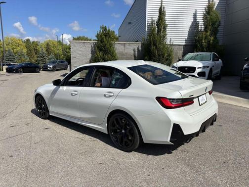 2025 BMW 330 i xDrive