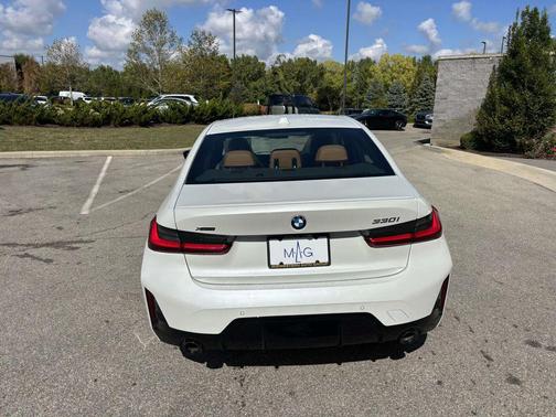 2025 BMW 330 i xDrive